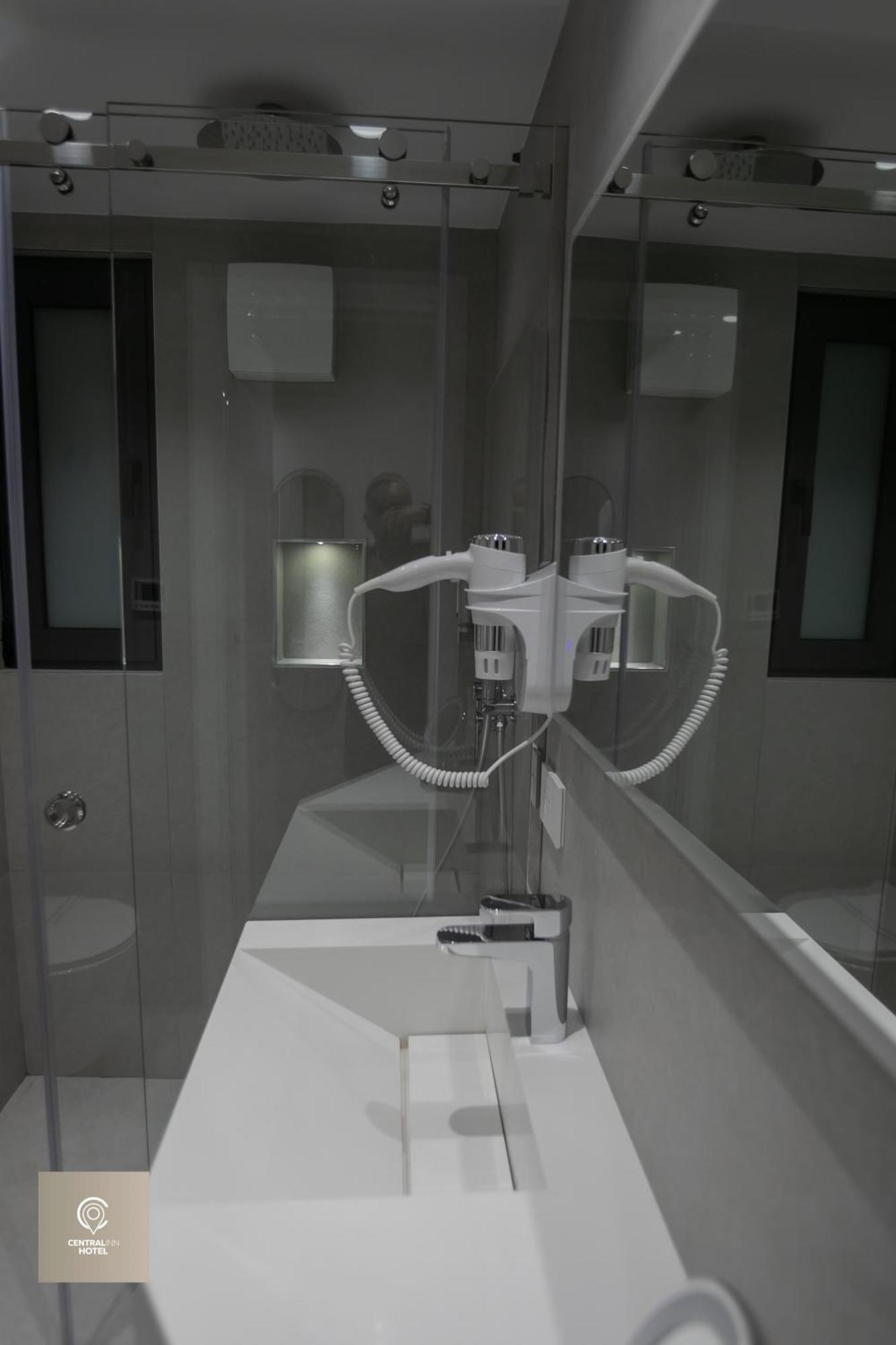Hotel Central Inn Hotel 4*