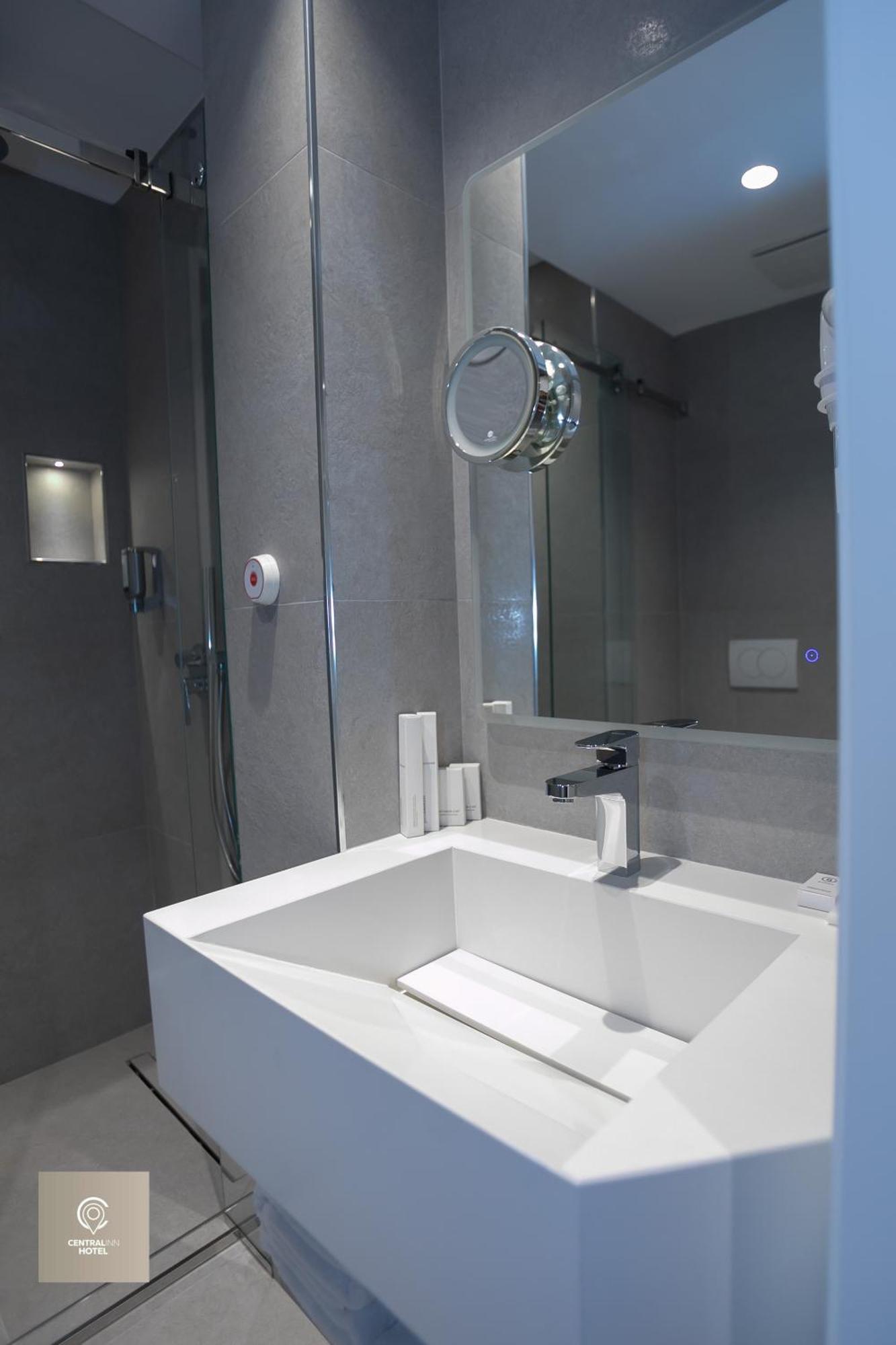 Hotel Central Inn Hotel 4*